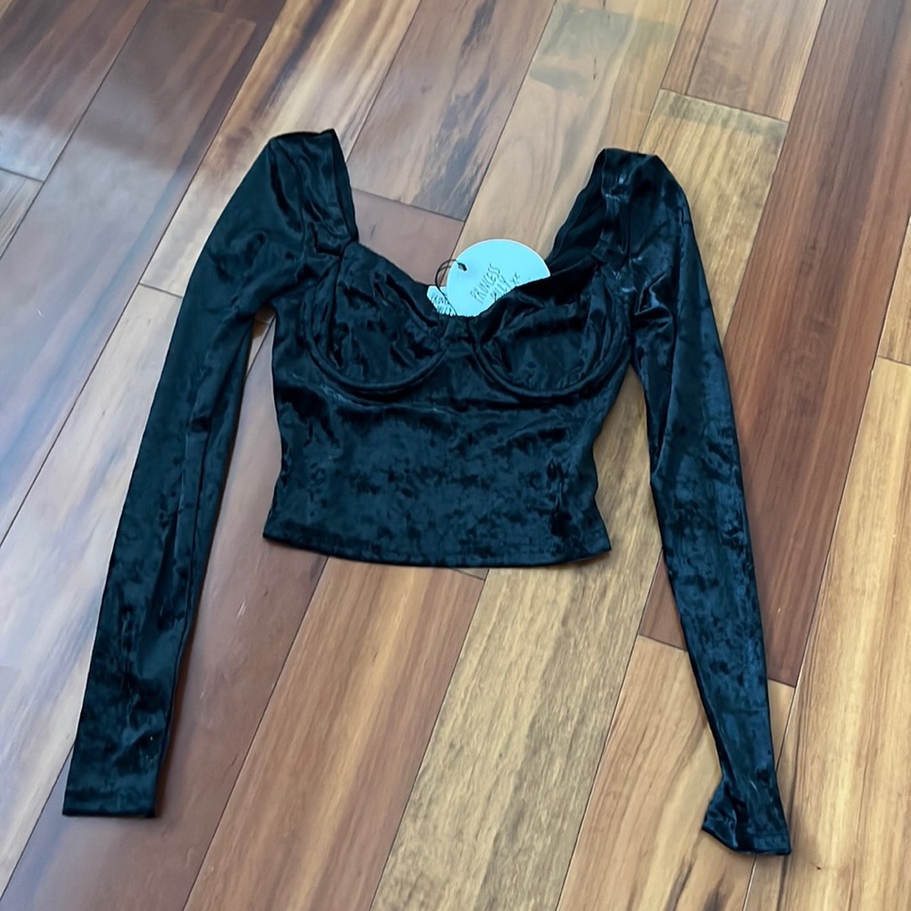Princess Polly Long Sleeve Top Black Velvet NEW size 2